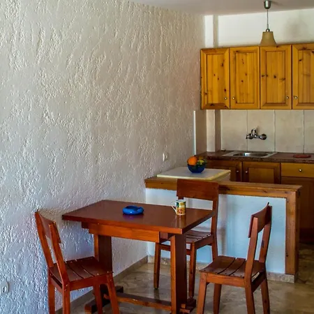 Apartment Theo Selianitika